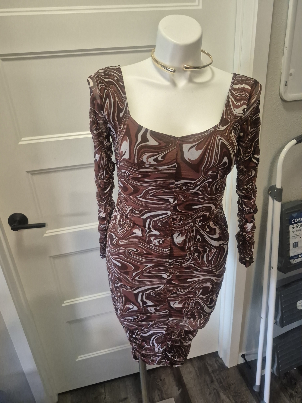 Almost Famous Brown & White Swirl Long Sleeve Bodycon Dress